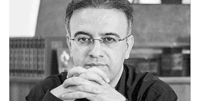 حاشیهای بر آثار احمد محمود