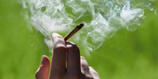 سیگار می‌کشی؟