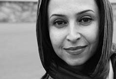 نمایی نزدیک از پشت «دیوار»