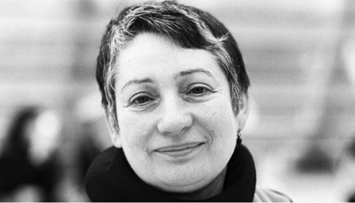 یک چمدان کلمه: لودمیلا اولیتسکایا و روایت‌هایش در تبعیدی خودخواسته