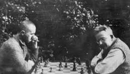 برشت و بنیامین: تئاتری برای بیداری در جهان عادت‌زده